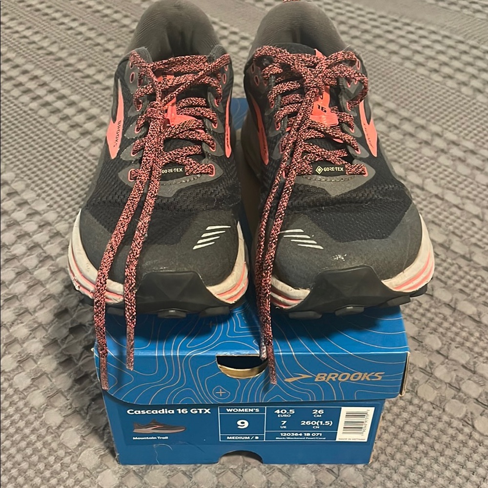 Brooks Cascadia 16 GTX Women's Trail Shoes - Black and Pink
